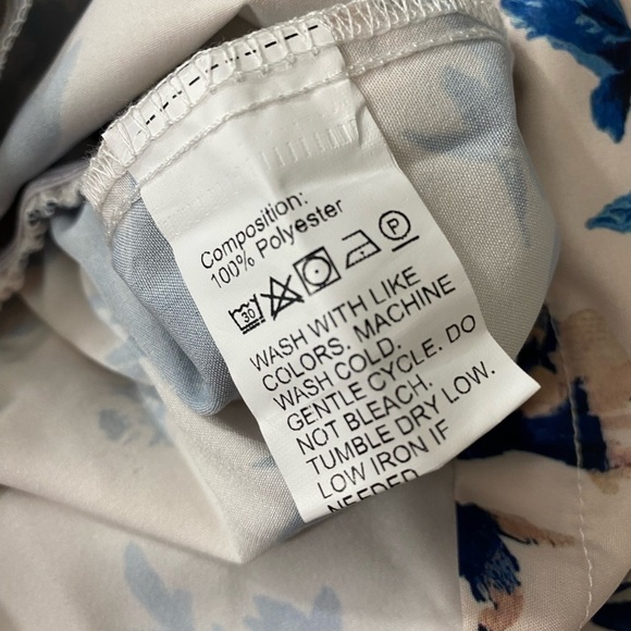 Shein floral print butterfly sleeve belted romper med/6 - Picture 4 of 5